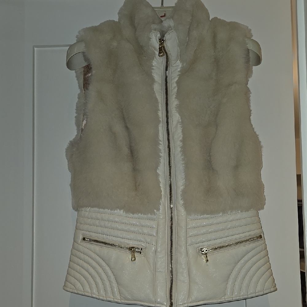 Elegant Cream Faux Fur Vest